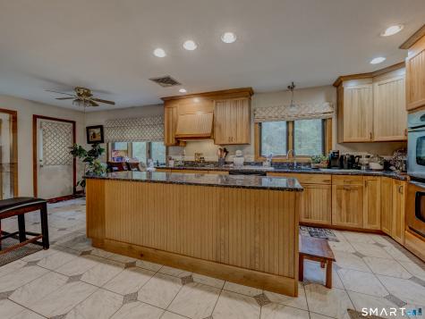 33 Habitat Lane Bloomfield CT 06002