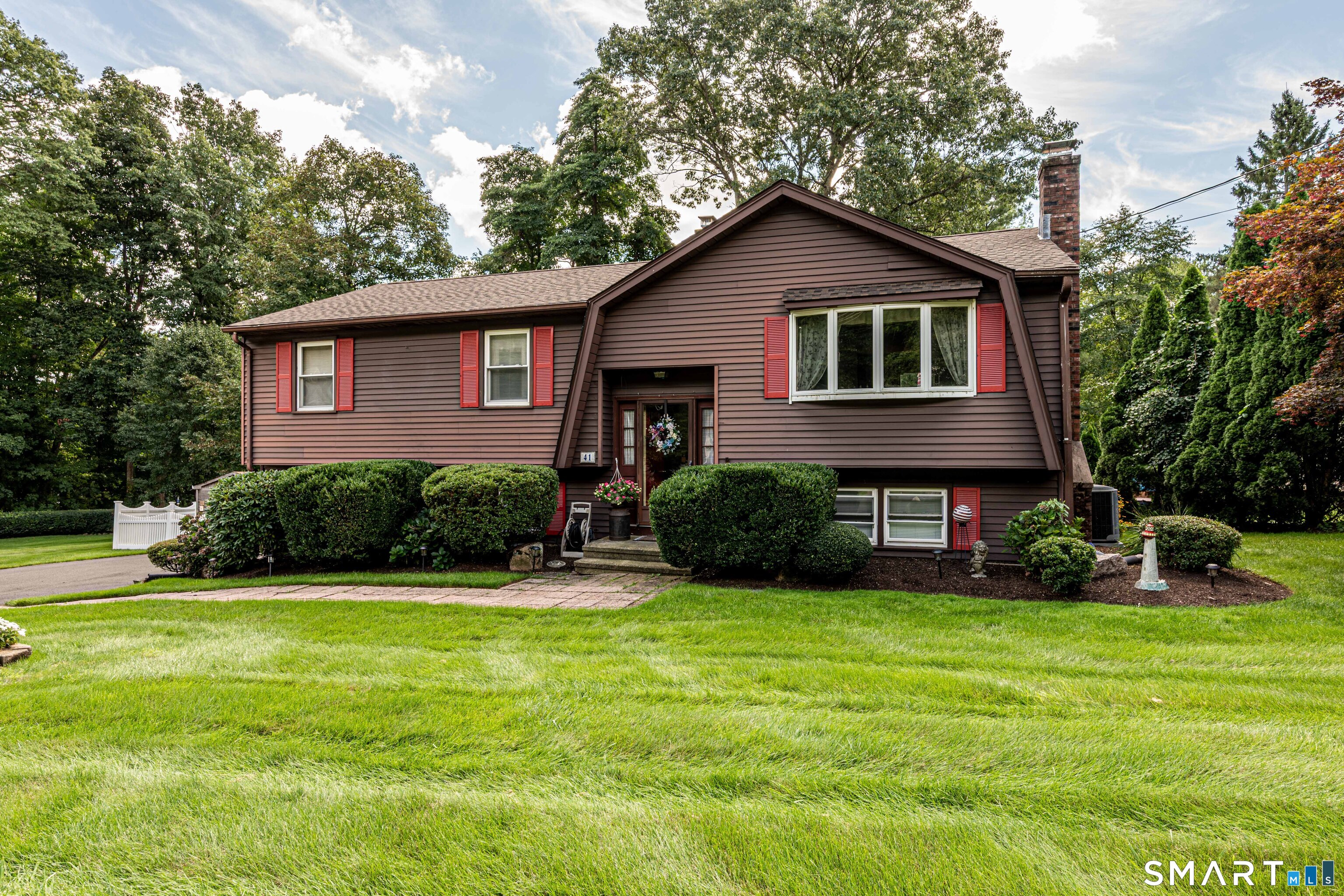 41 Rainbow Court Hamden CT 06514