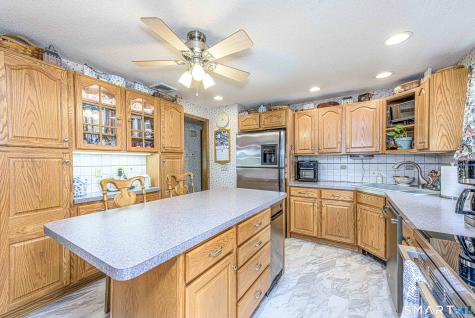 41 Rainbow Court Hamden CT 06514