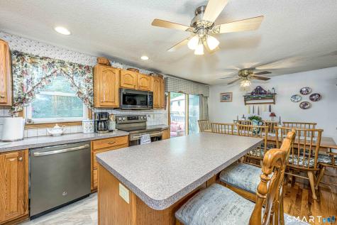 41 Rainbow Court Hamden CT 06514