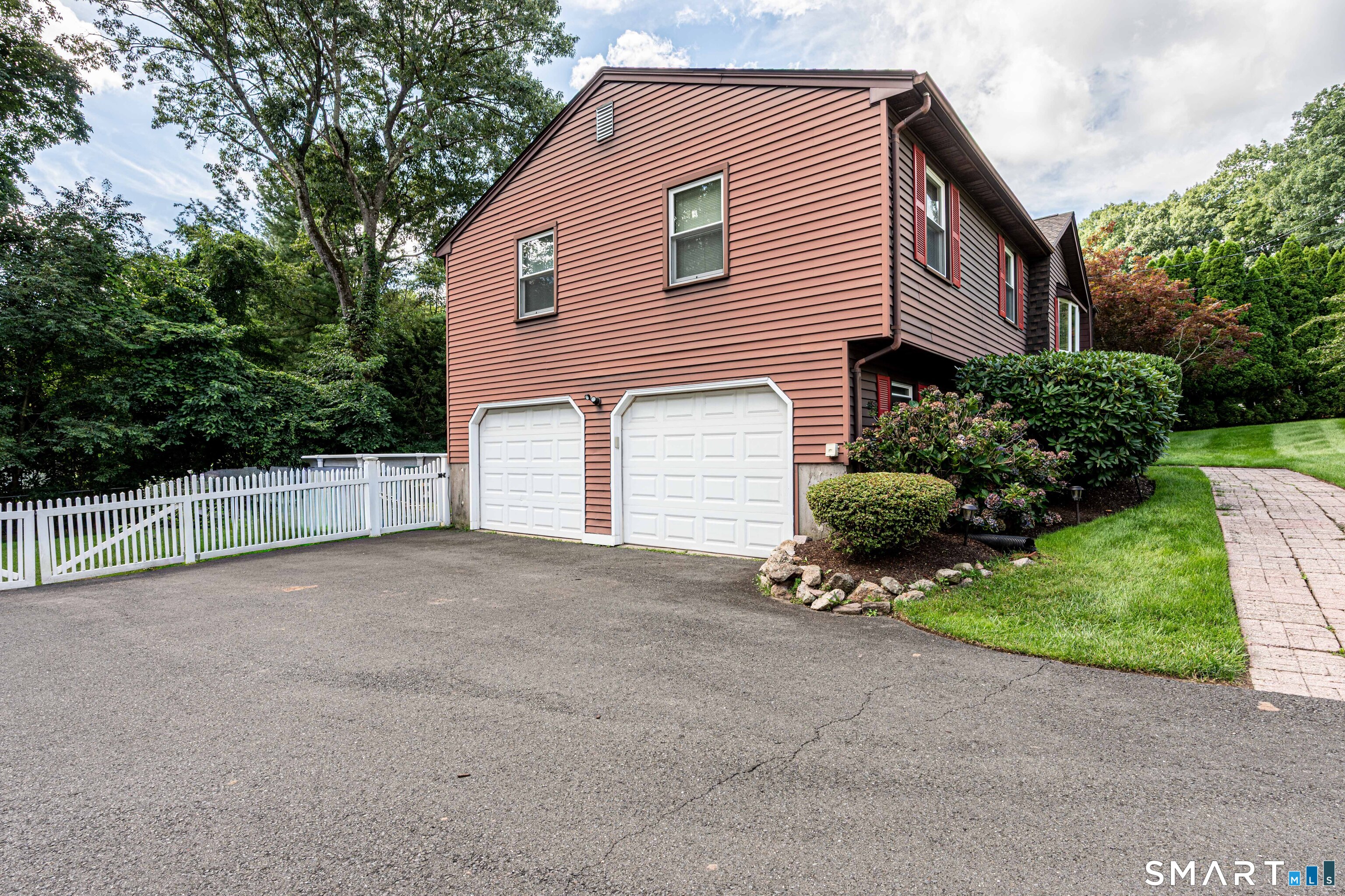 41 Rainbow Court Hamden CT 06514