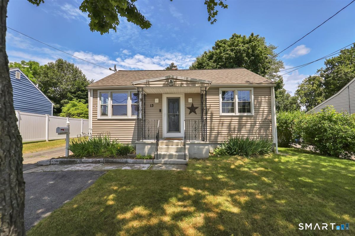 13 Predem Road Bristol CT 06010