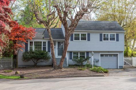 45 Robin Circle Fairfield CT 06824
