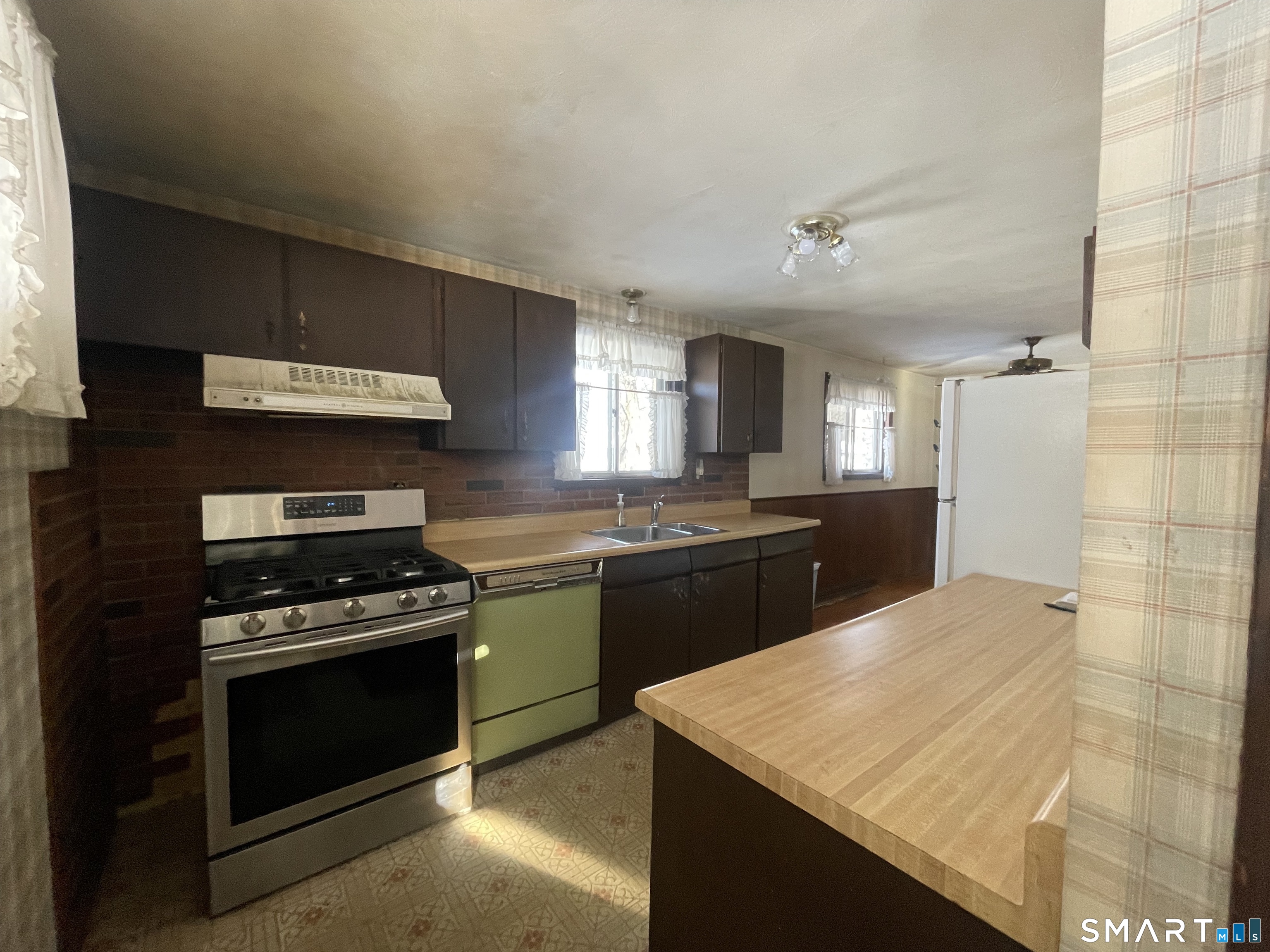 4 Marshall Drive Enfield CT 06082