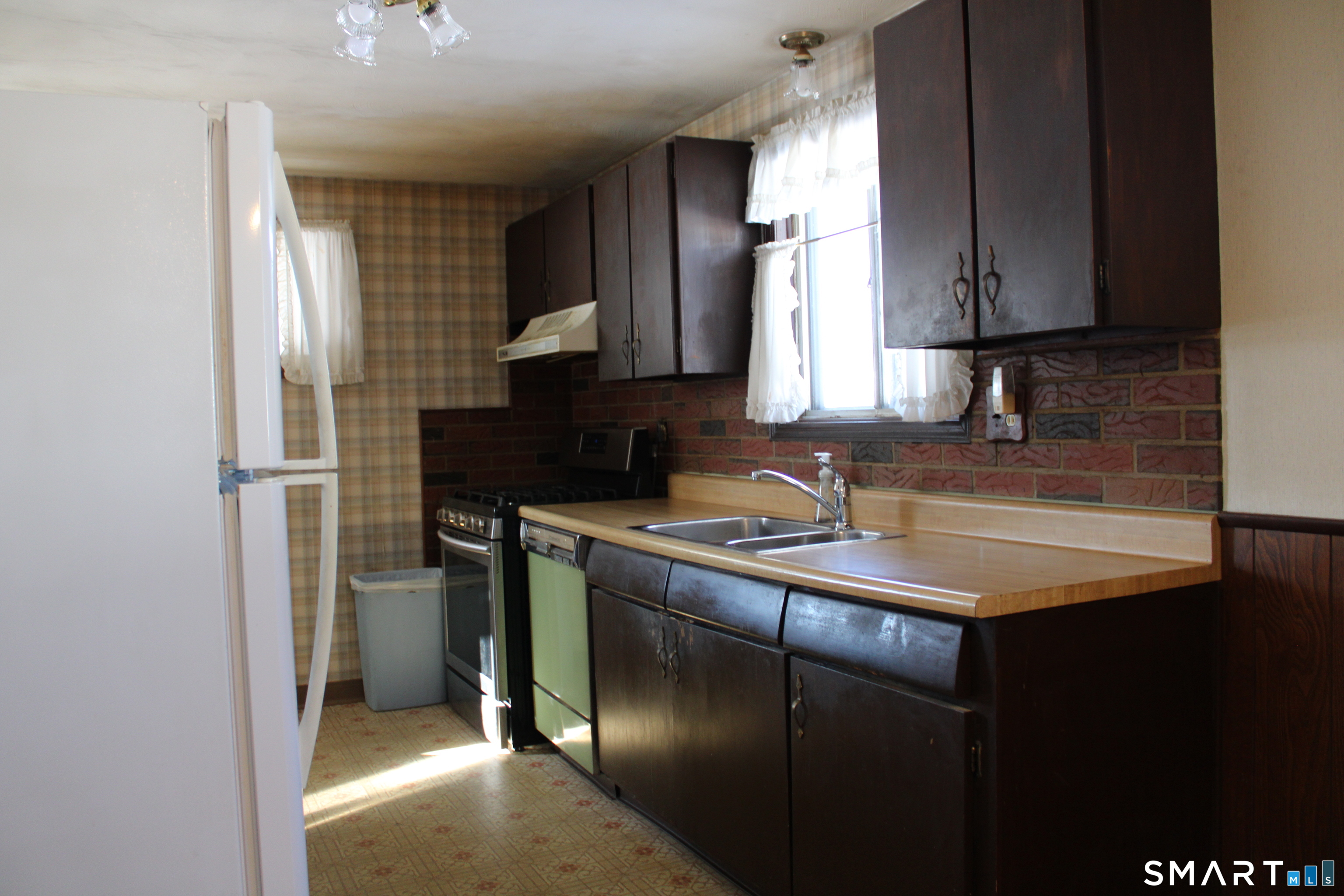 4 Marshall Drive Enfield CT 06082