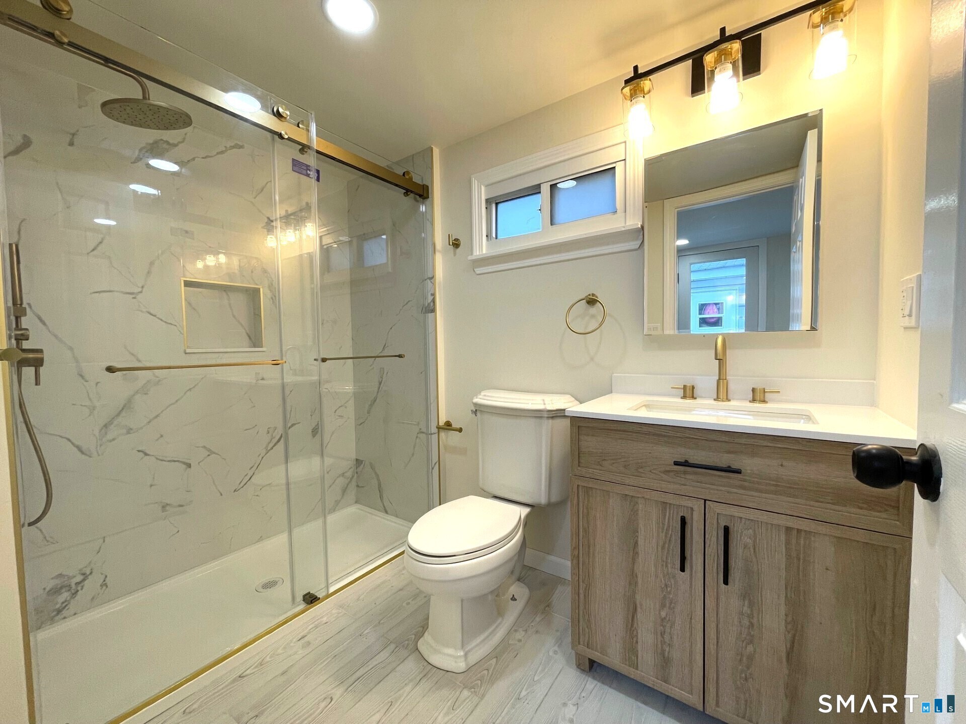 1042 Poquonnock Road Groton CT 06340