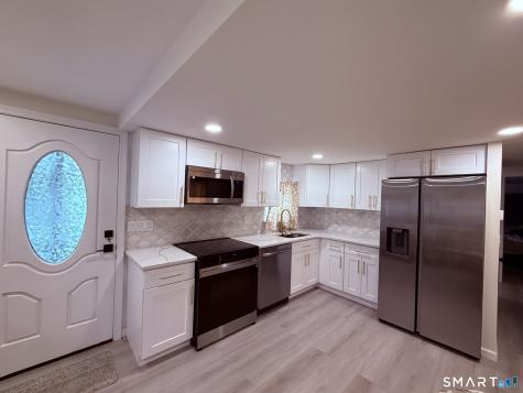 1042 Poquonnock Road Groton CT 06340
