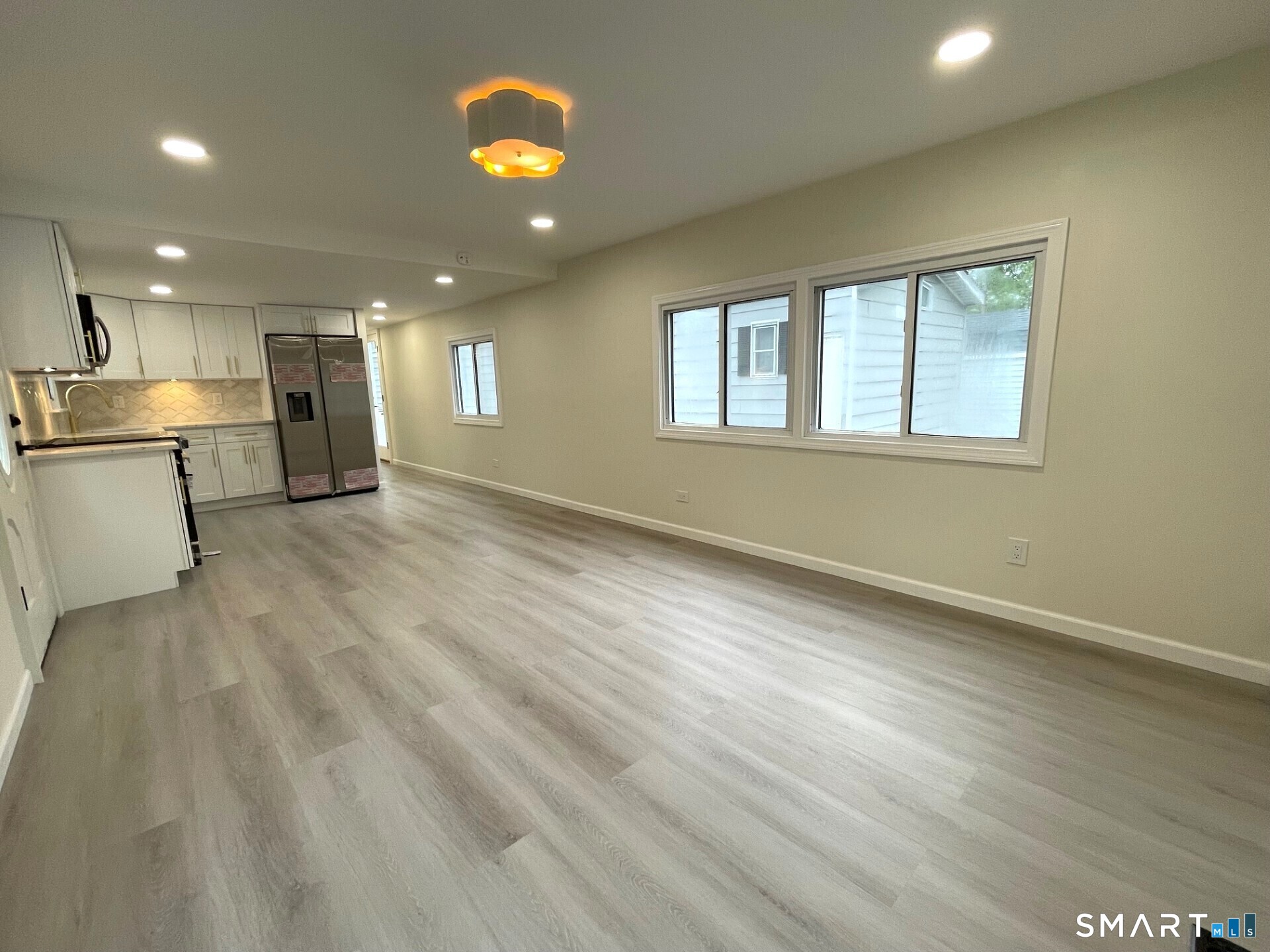 1042 Poquonnock Road Groton CT 06340