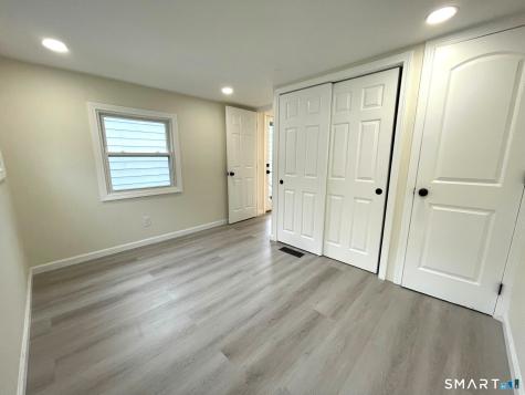 1042 Poquonnock Road Groton CT 06340