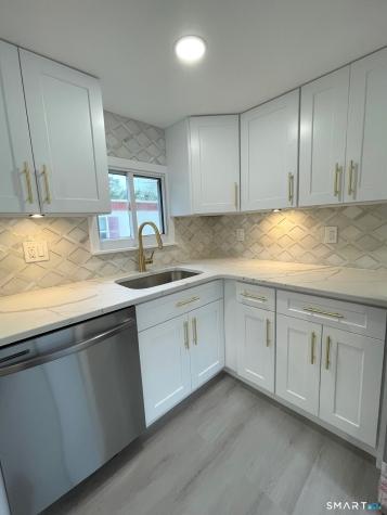 1042 Poquonnock Road Groton CT 06340