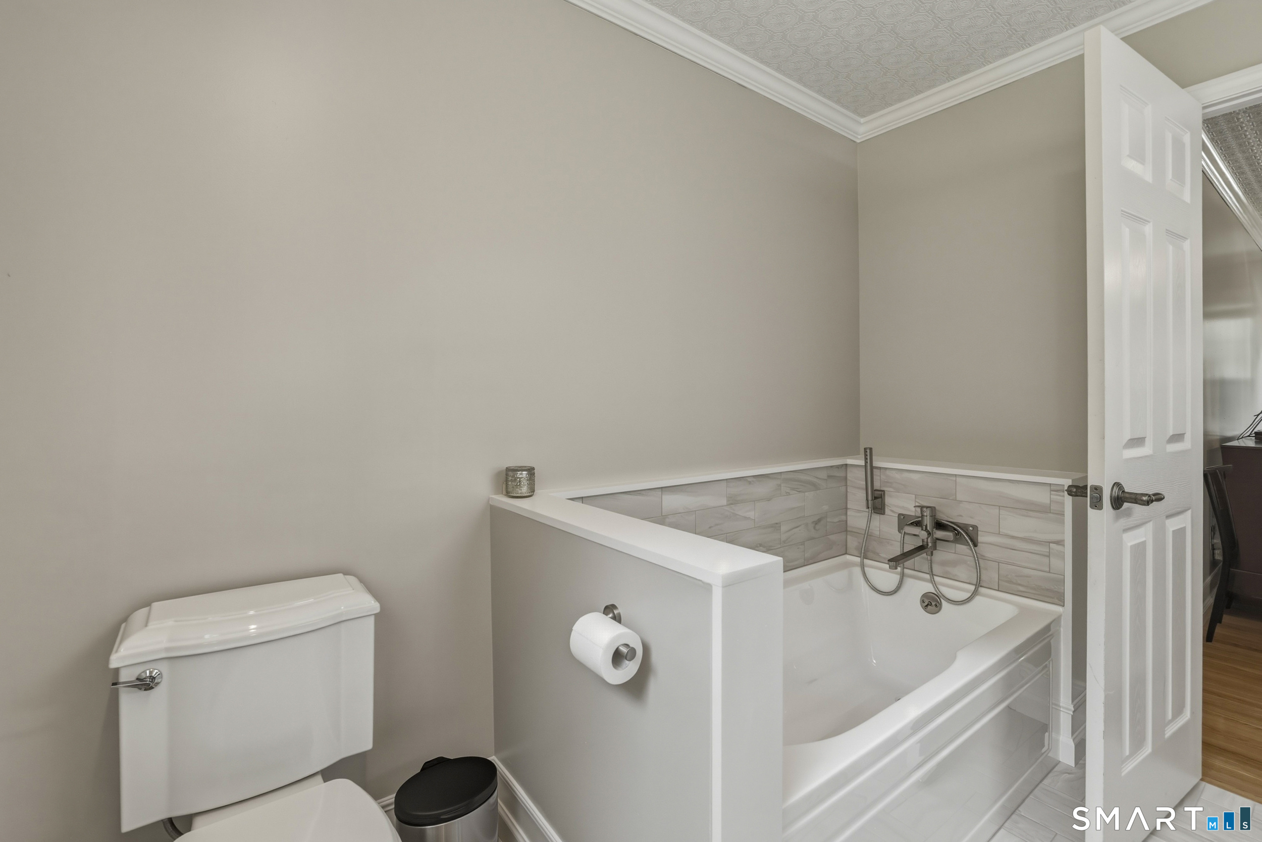 74 Avebury Lane Tolland CT 06084