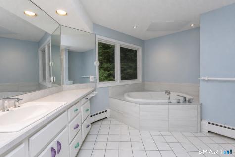 39 Woodhaven Drive Simsbury CT 06070