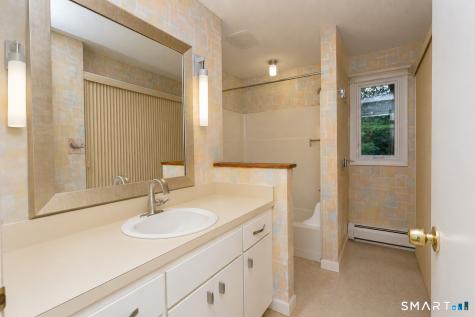 39 Woodhaven Drive Simsbury CT 06070