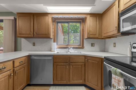 86 Carriage Way Windsor CT 06095