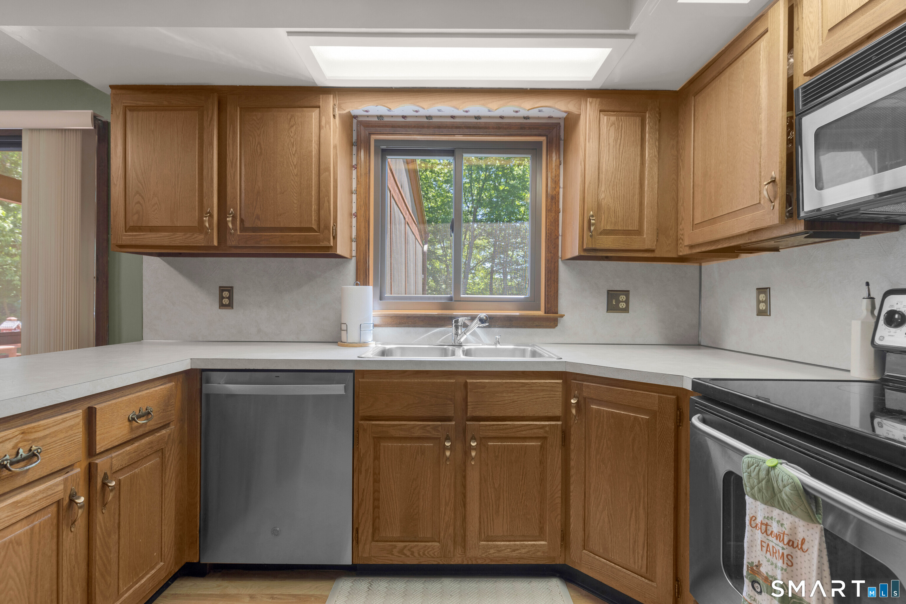 86 Carriage Way Windsor CT 06095