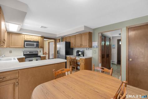 86 Carriage Way Windsor CT 06095