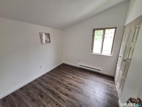 17 East Lake Place Middletown CT 06457