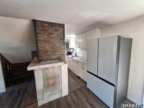 17 East Lake Place Middletown CT 06457