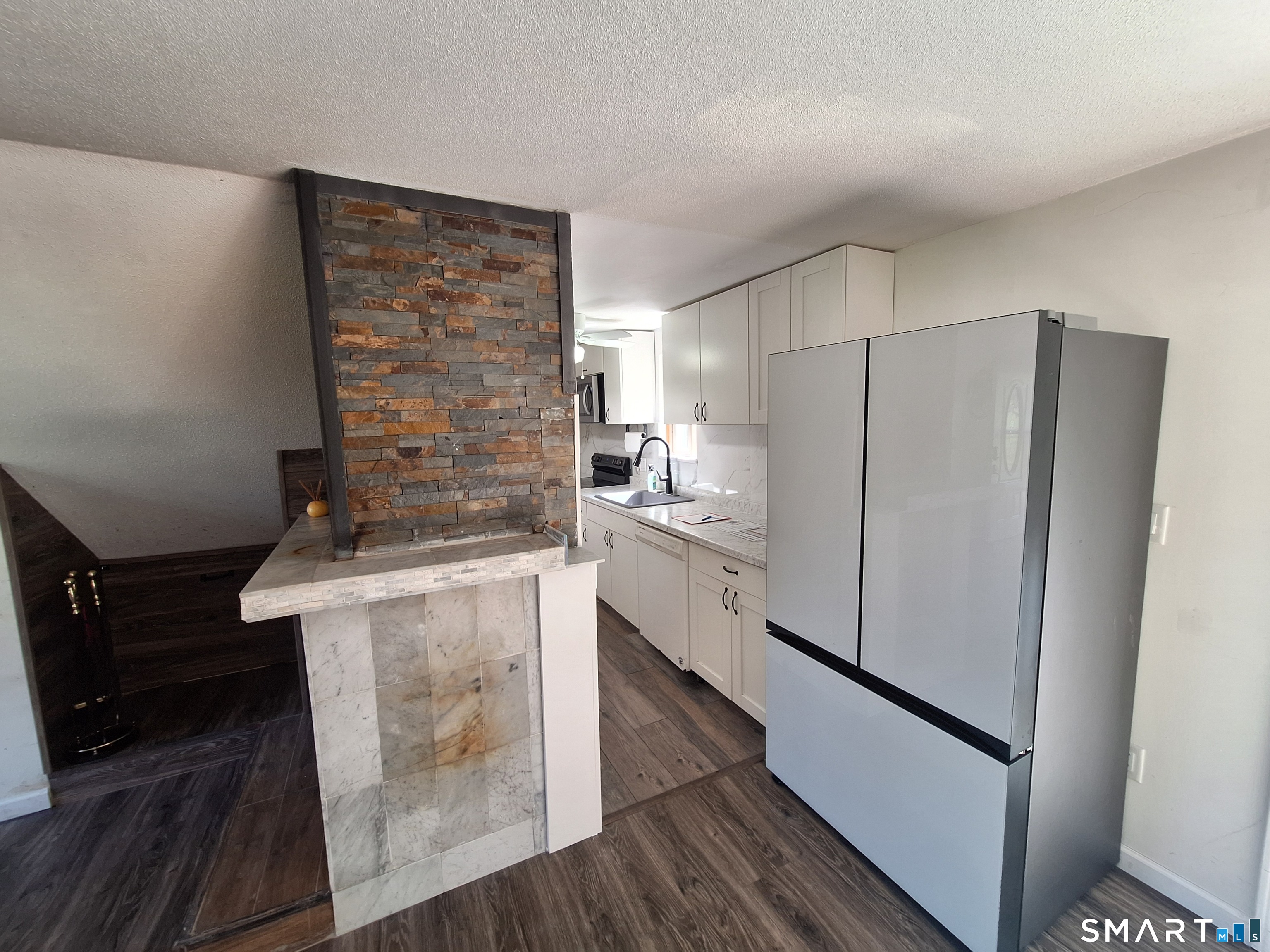 17 East Lake Place Middletown CT 06457