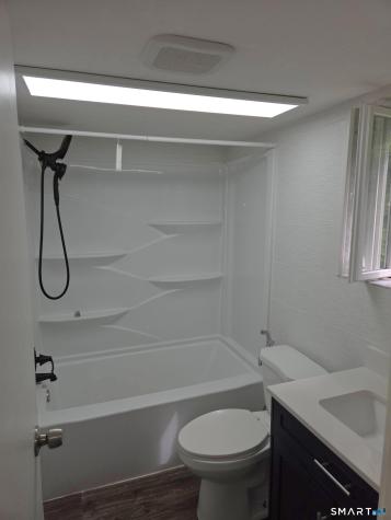 17 East Lake Place Middletown CT 06457