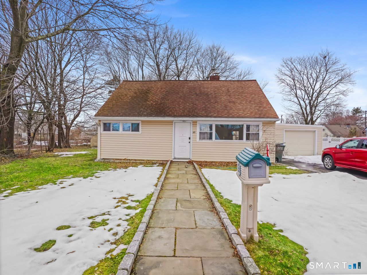 69 Seaver Circle Bridgeport CT 06606