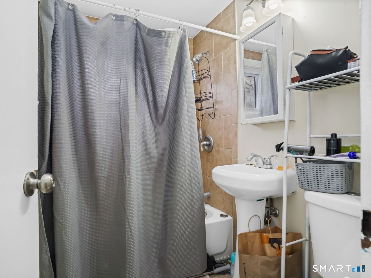 69 Seaver Circle Bridgeport CT 06606