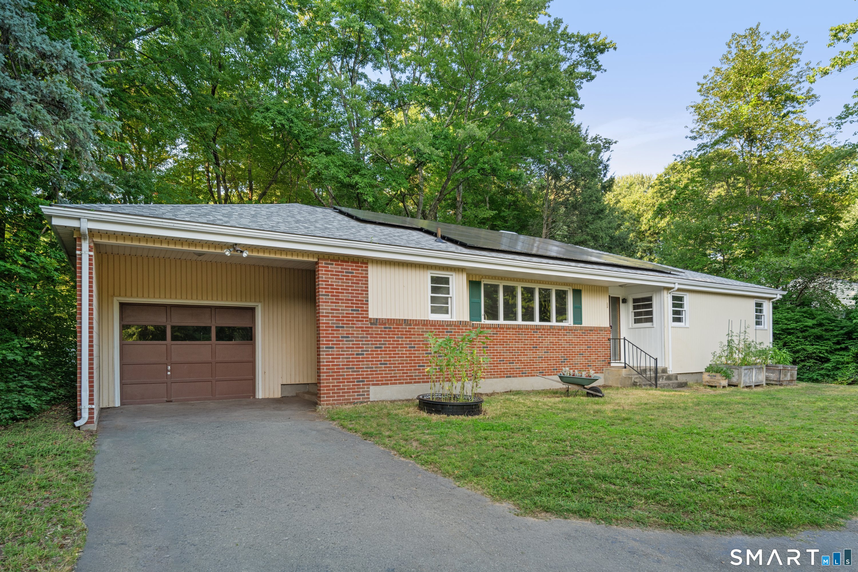 24 East Wintonbury Avenue Bloomfield CT 06002