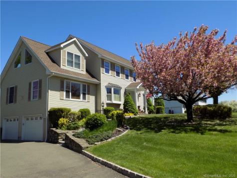 2 Wellington Court Drive Danbury CT 06811