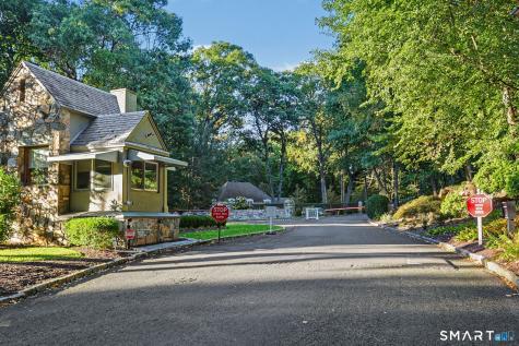18 Merry Meet Center Fairfield CT 06824