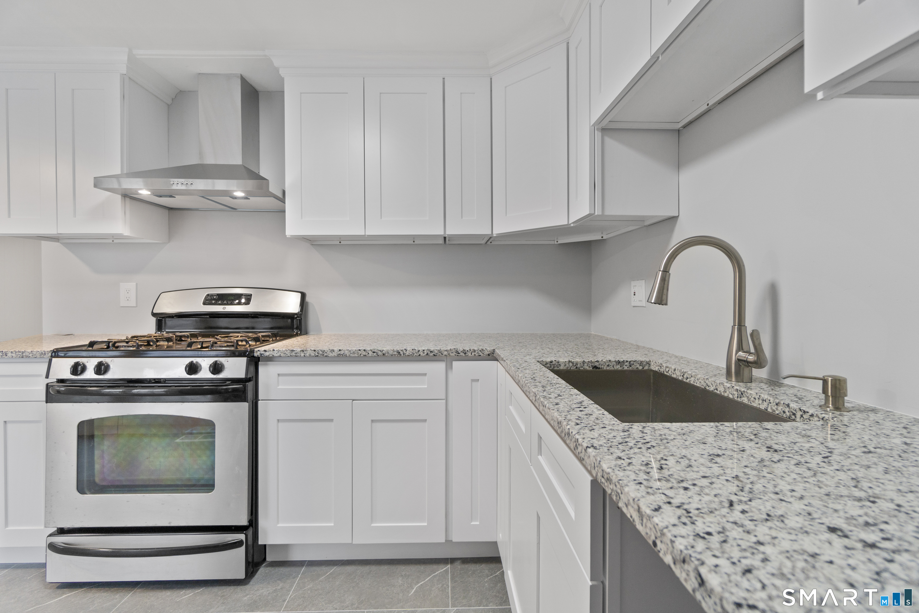 75 Wenham Street West Haven CT 06516