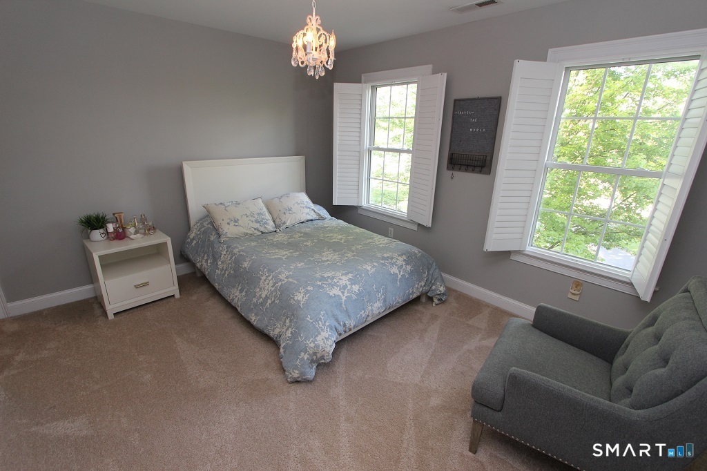 19 Devonshire Court Avon CT 06001