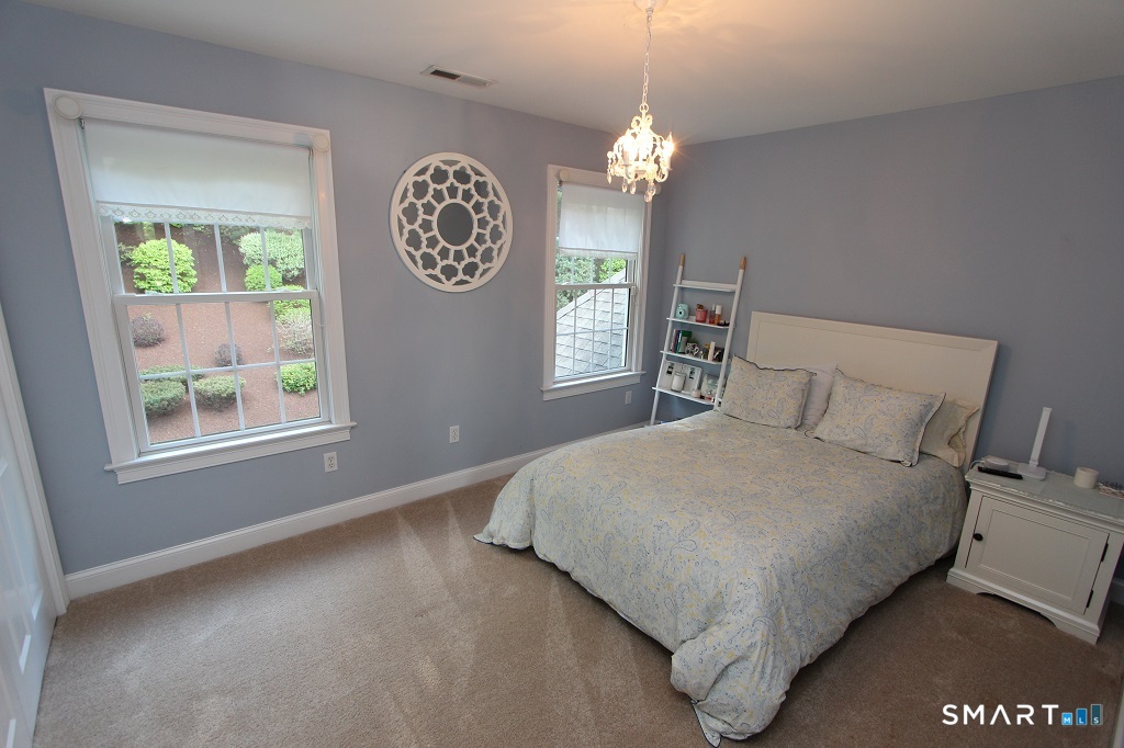 19 Devonshire Court Avon CT 06001