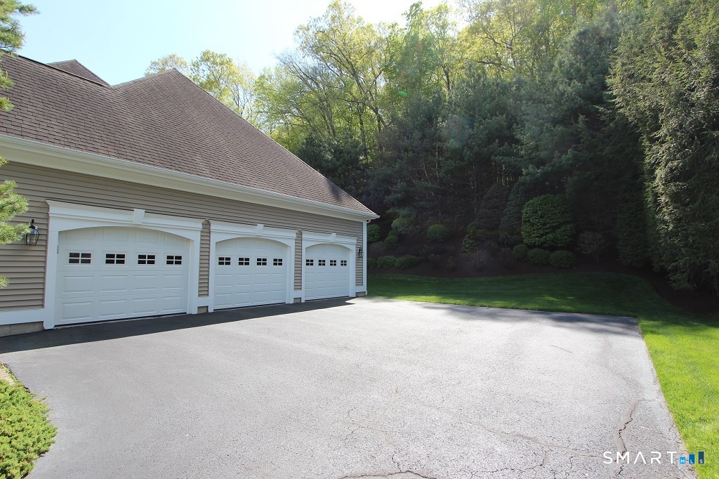 19 Devonshire Court Avon CT 06001