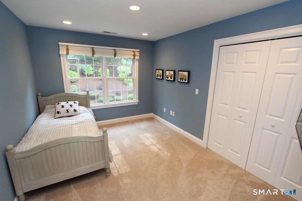 19 Devonshire Court Avon CT 06001