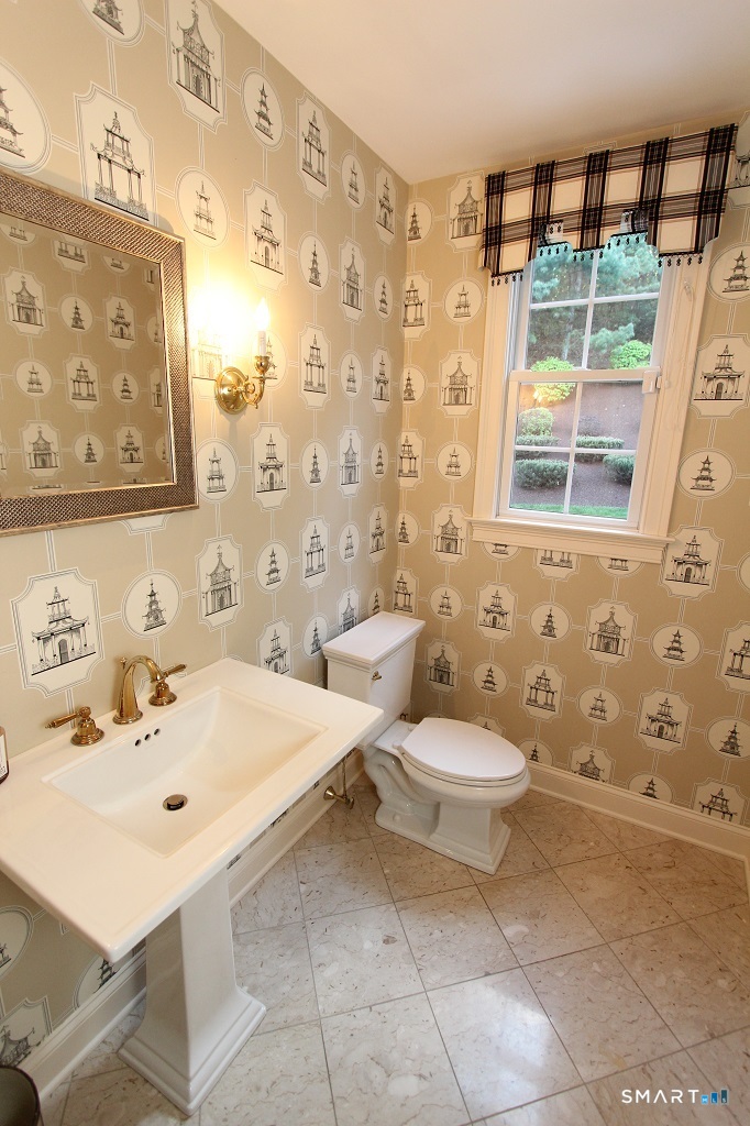 19 Devonshire Court Avon CT 06001