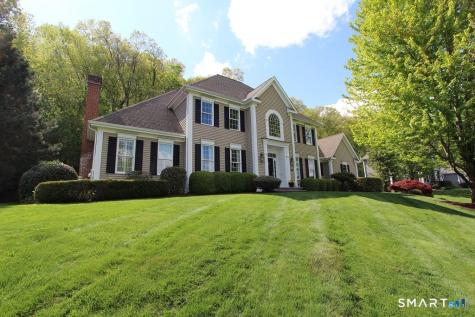 19 Devonshire Court Avon CT 06001