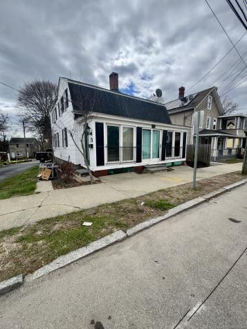 94 Blackhall Street New London CT 06320