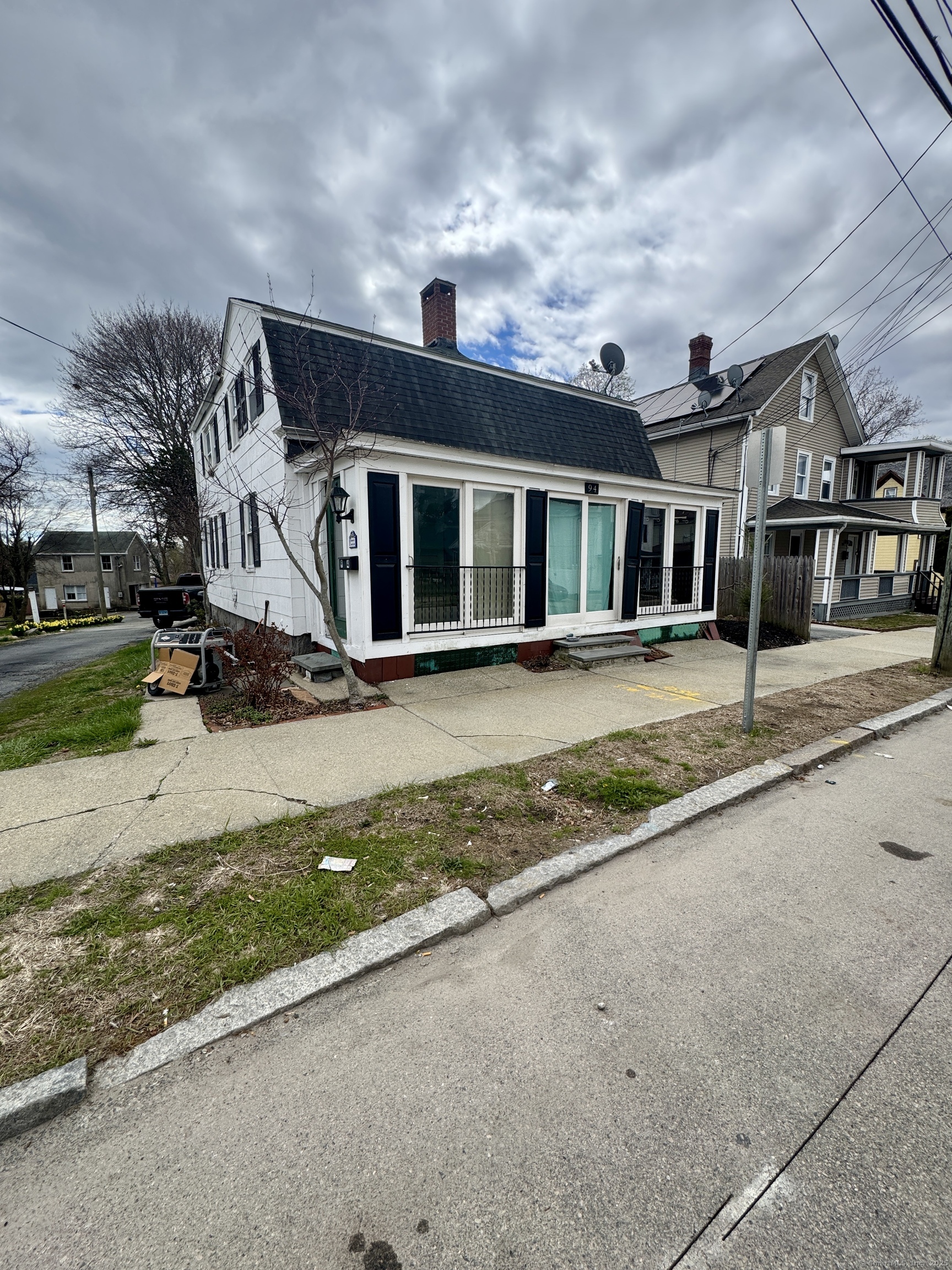 94 Blackhall Street New London CT 06320