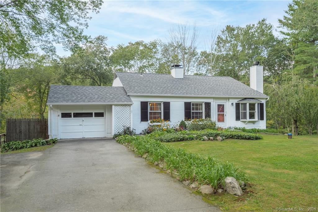 22 Fern Lane Newtown CT 06470