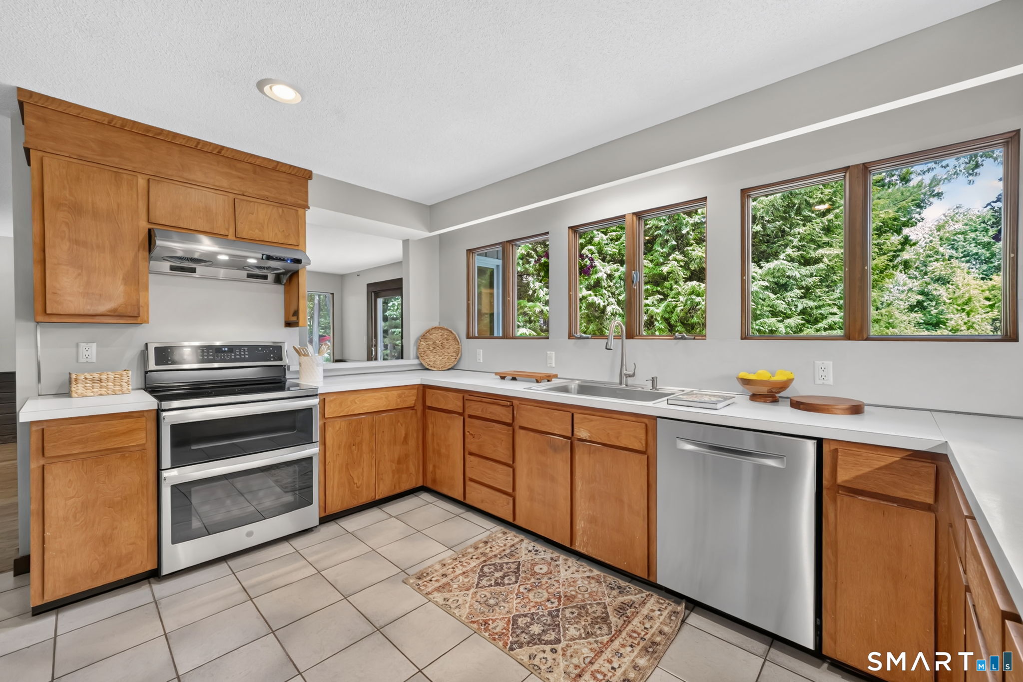 2 Merrywood Simsbury CT 06070
