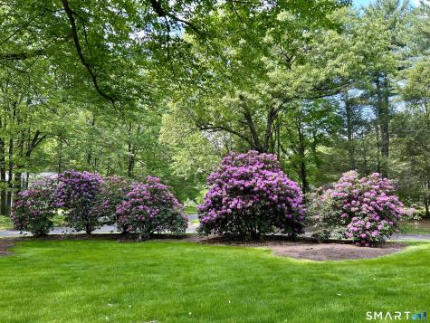 2 Merrywood Simsbury CT 06070