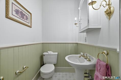 24 Lincoln Avenue Norwich CT 06360