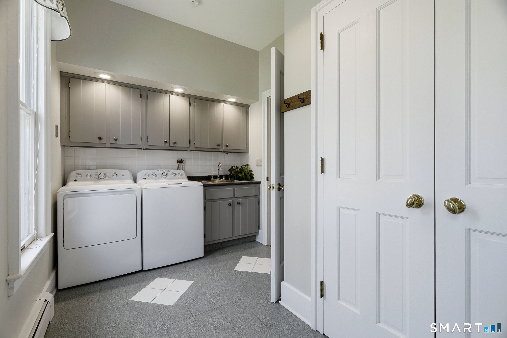 24 Lincoln Avenue Norwich CT 06360