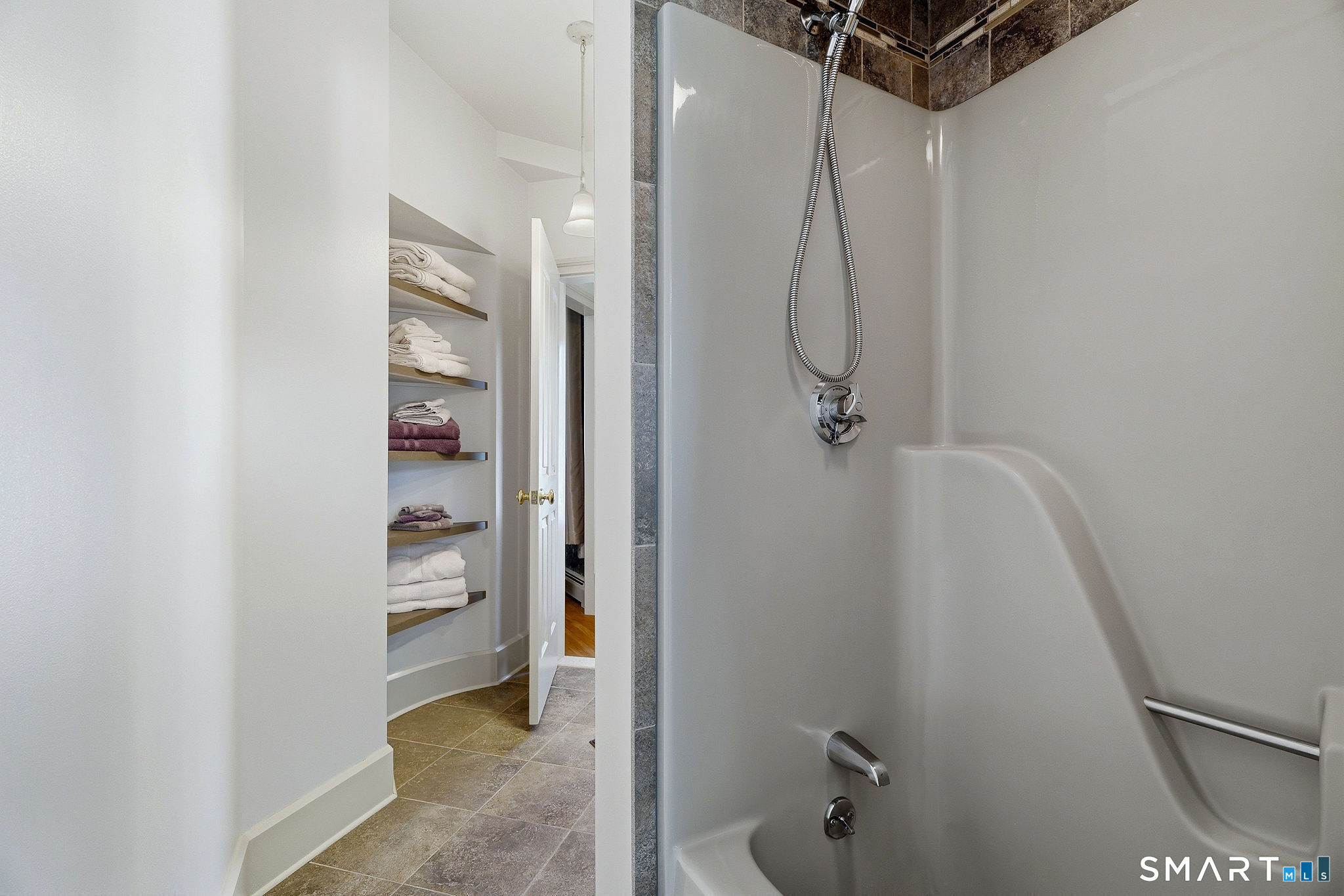 24 Lincoln Avenue Norwich CT 06360