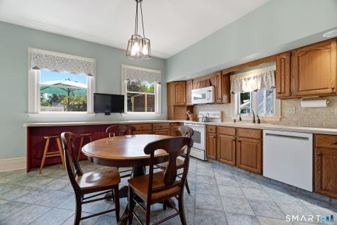 24 Lincoln Avenue Norwich CT 06360