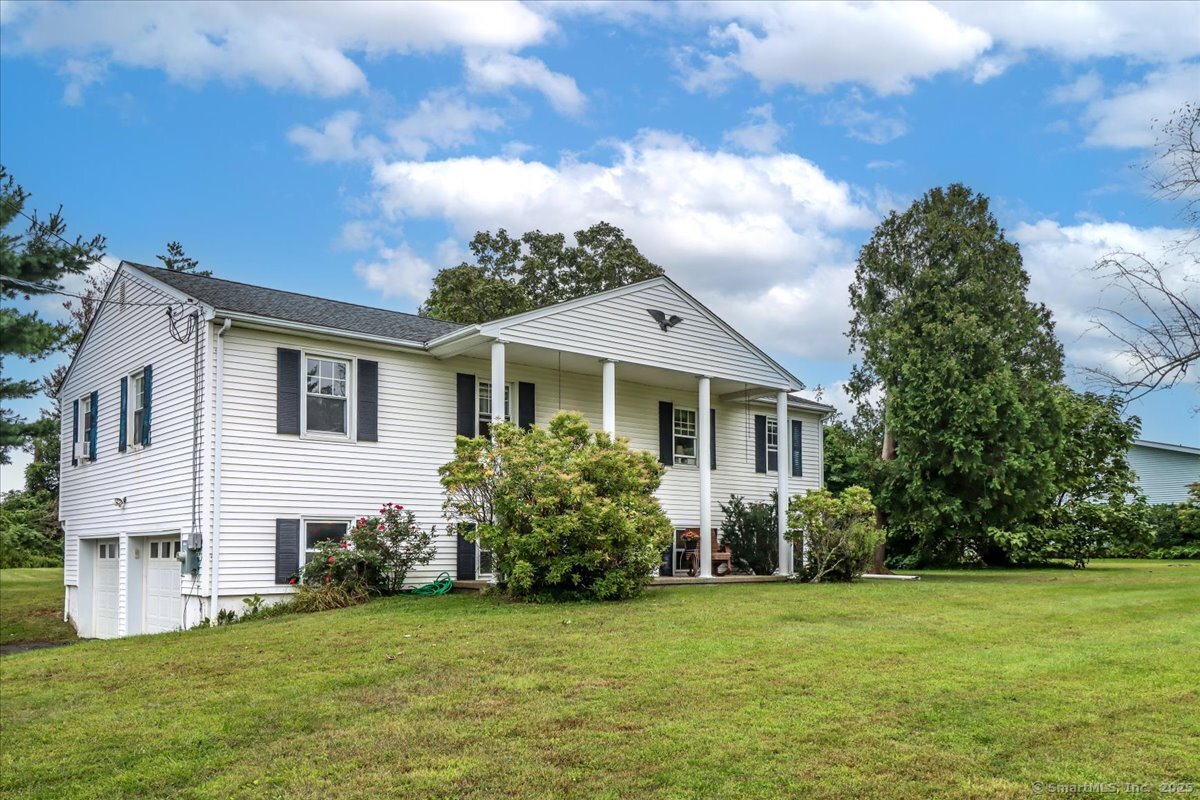 11 Surrey Drive Brookfield CT 06804