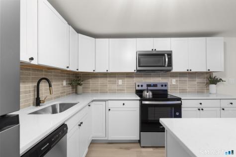 94 Moosup Trail Monroe CT 06468