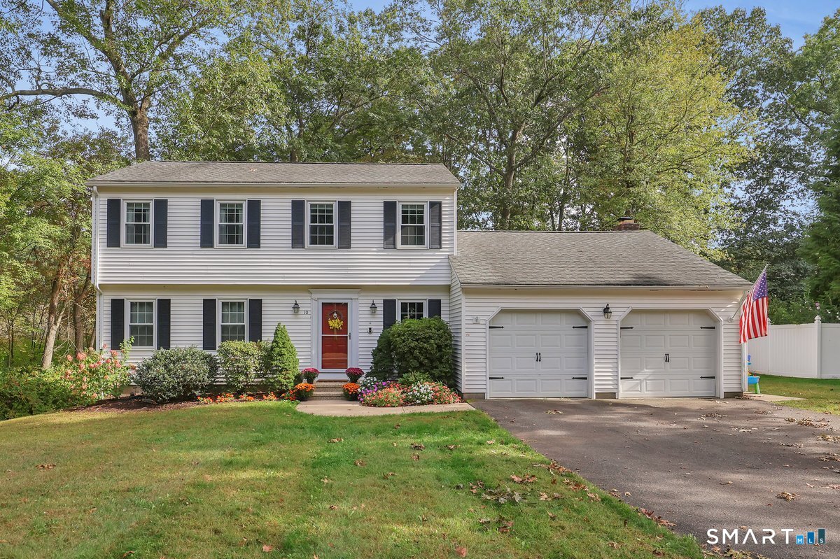10 Colonial Court Cheshire CT 06410