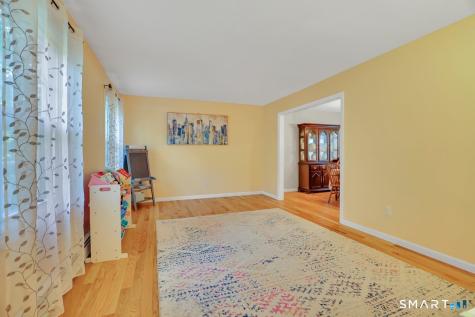 10 Colonial Court Cheshire CT 06410