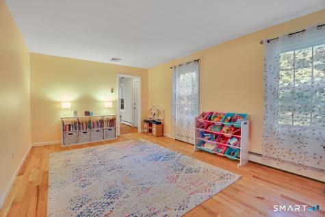 10 Colonial Court Cheshire CT 06410